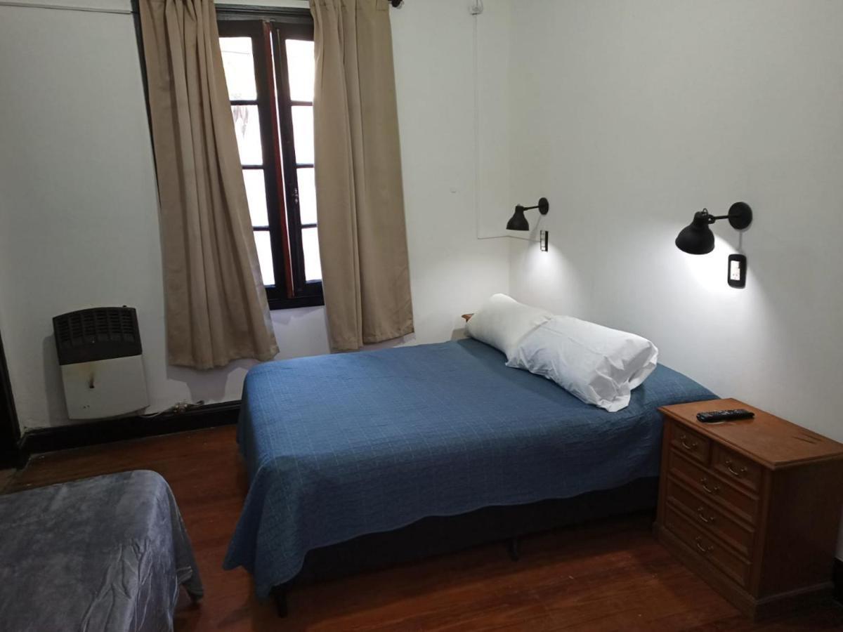 Rufino'S Guesthouse เมนโดซา ภายนอก รูปภาพ