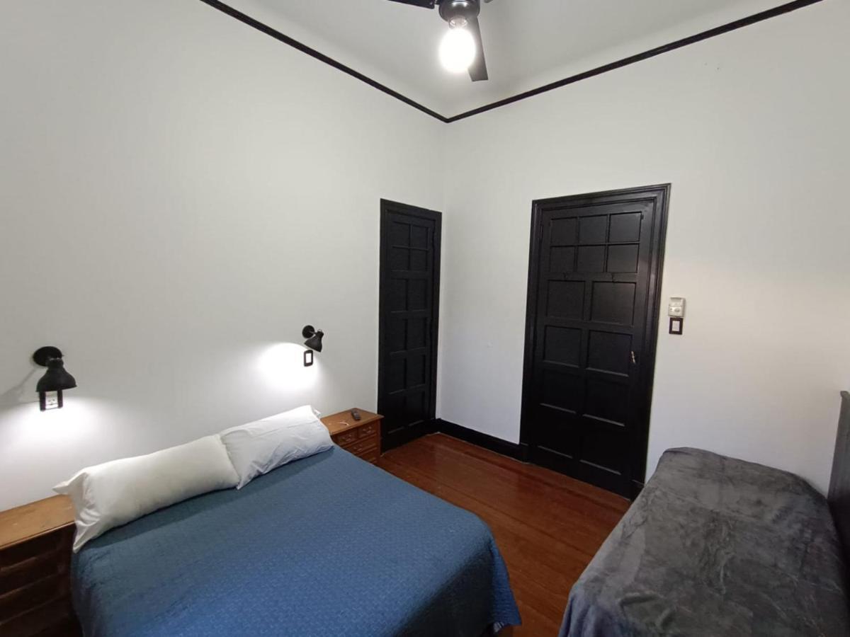 Rufino'S Guesthouse เมนโดซา ภายนอก รูปภาพ