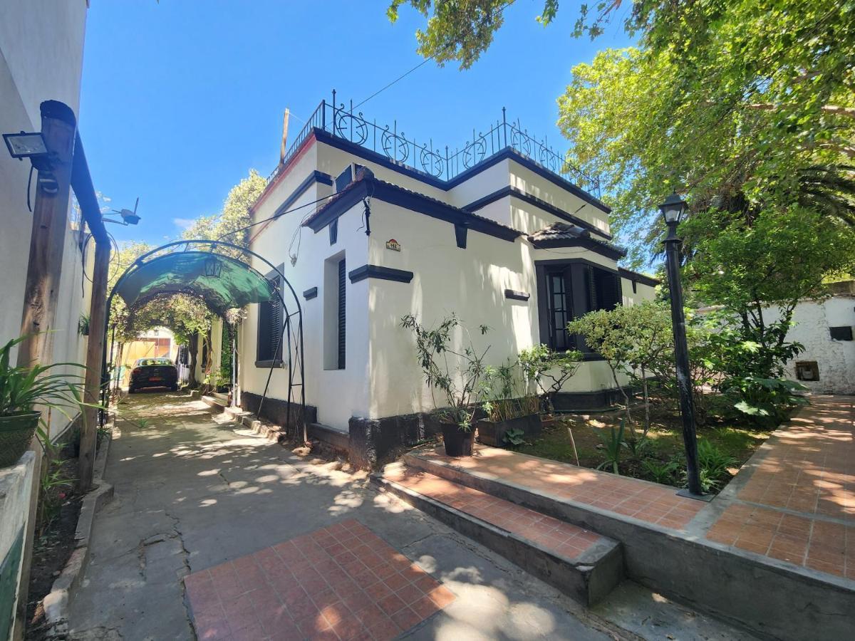Rufino'S Guesthouse เมนโดซา ภายนอก รูปภาพ