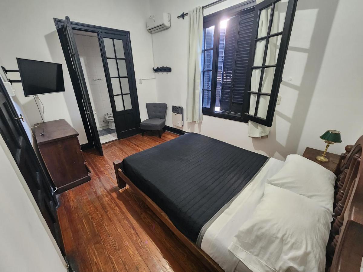 Rufino'S Guesthouse เมนโดซา ภายนอก รูปภาพ