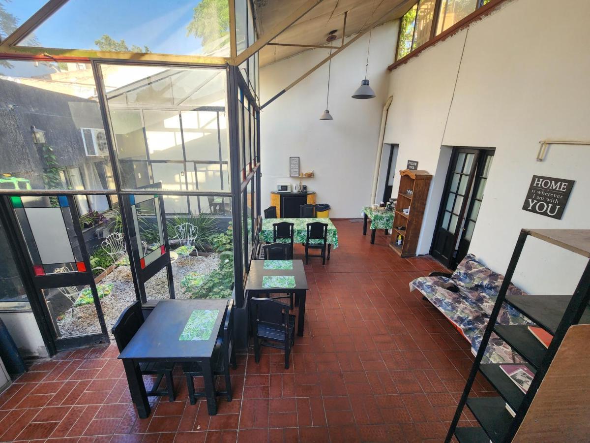 Rufino'S Guesthouse เมนโดซา ภายนอก รูปภาพ
